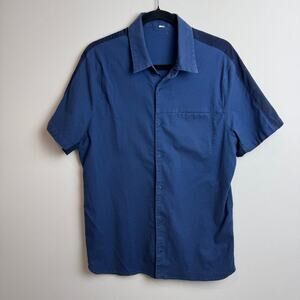 Lululemon Men's Snap to It Vented Short Sleeve Navy Blue Shirt